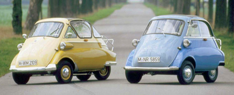 Чтобы ездить на BMW Isetta 300, достаточно навыков управления мотоциклом.